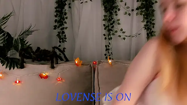 ElizSpieth online show from October 20, 2025, 1:07 am