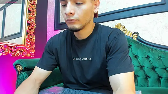 AlessandroKiing online show from September 18, 2025, 1:47 pm