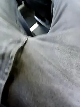 Snapshot of DomDix chatting on September 22, 2025, 2:12 pm DomDix online show from September 22, 2025, 2:12 pm