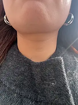 feifei 521 online show from October 25, 2025, 6:12 am