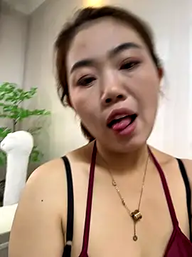 feifei 521 online show from October 5, 2025, 4:47 am