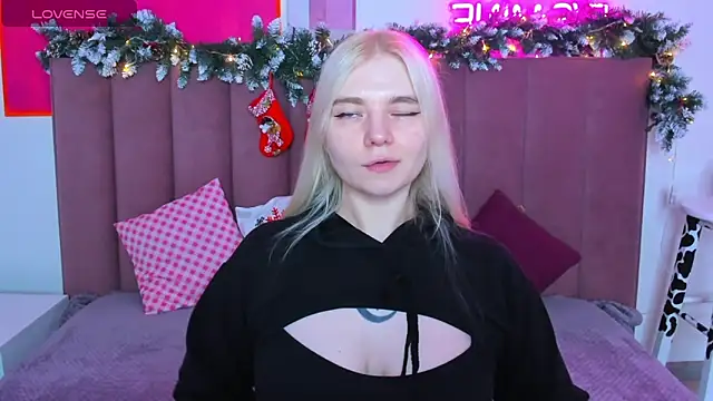 RuthBryant online show from December 16, 2025, 12:37 am