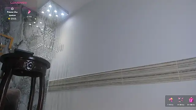 Sophi Johnson online show from June 25, 2026, 5:05 am