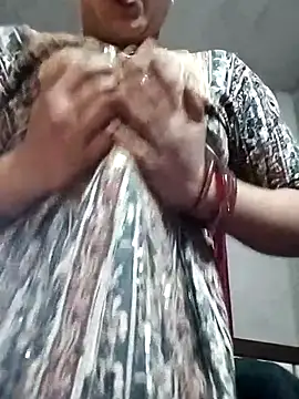 rani8008 online show from February 6, 2026, 2:40 am