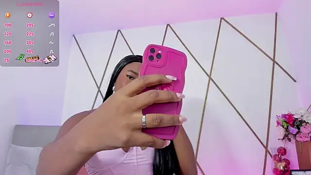 Venuswilds online show from September 18, 2025, 11:46 am