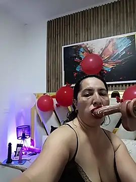 Snapshot of Luna_Naughty1 chatting on February 17, 2026, 7:44 pm Luna Naughty1 online show from February 17, 2026, 7:44 pm