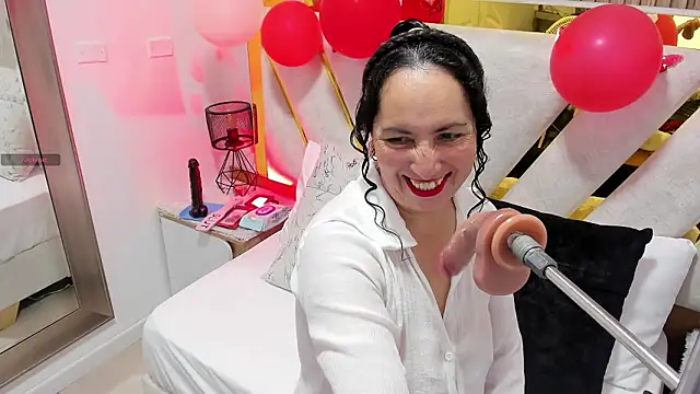 Snapshot of Luna_Naughty1 chatting on February 18, 2026, 7:43 pm Luna Naughty1 online show from February 18, 2026, 7:43 pm