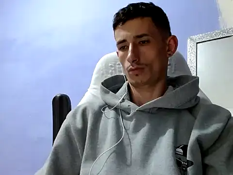 Snapshot of Damartinez27 chatting on December 19, 2025, 3:25 pm Damartinez27 online show from December 19, 2025, 3:25 pm