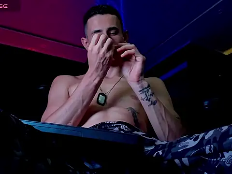 Damartinez27 online show from October 7, 2025, 4:35 am