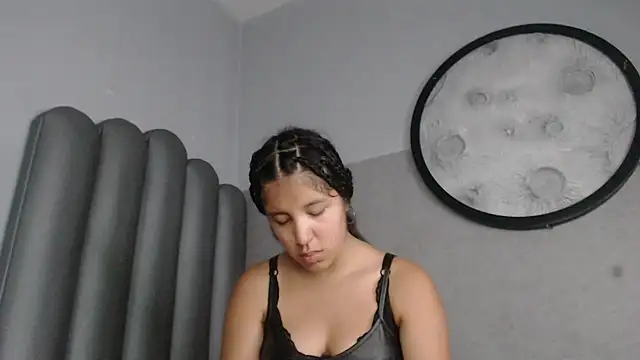 Lucy-23 online show from April 19, 2026, 4:46 am