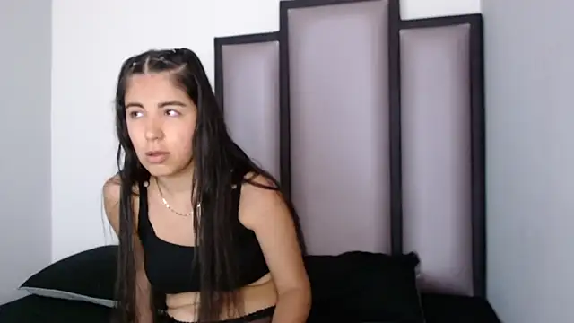 Snapshot of Lucy-23 chatting on October 22, 2025, 4:45 am Lucy-23 online show from October 22, 2025, 4:45 am