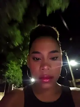 Snapshot of Mia-sensual chatting on October 30, 2025, 4:11 am Mia-sensual online show from October 30, 2025, 4:11 am