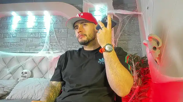 dominic de luca online show from October 17, 2025, 3:21 am