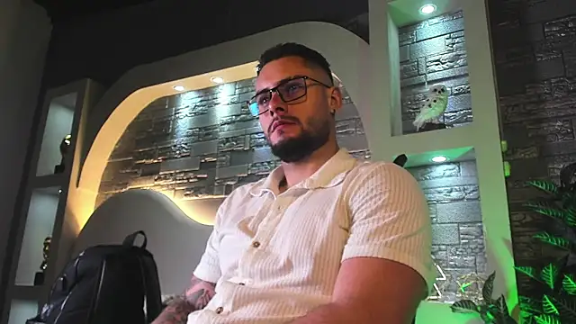 dominic de luca online show from November 5, 2025, 4:04 am