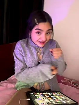 Clementyne30 online show from October 29, 2025, 11:58 pm