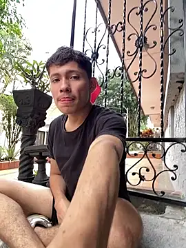 elfernh online show from October 14, 2025, 7:47 pm