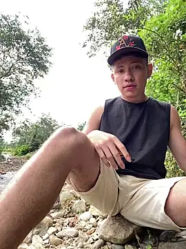 elfernh online show from December 17, 2025, 1:16 pm