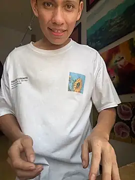 elfernh online show from October 17, 2025, 5:37 pm