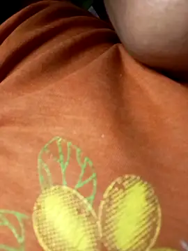 Snapshot of CoMay003 chatting on October 30, 2025, 4:37 pm CoMay003 online show from October 30, 2025, 4:37 pm