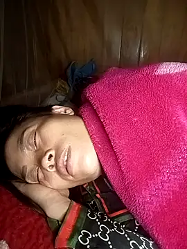 CoMay003 online show from April 16, 2026, 9:39 pm