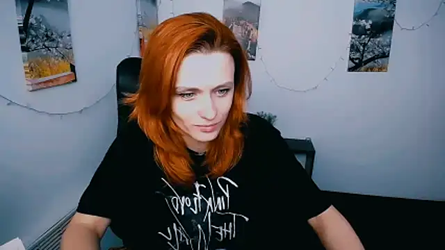 Snapshot of PeppyMia chatting on March 4, 2026, 8:22 am PeppyMia online show from March 4, 2026, 8:22 am