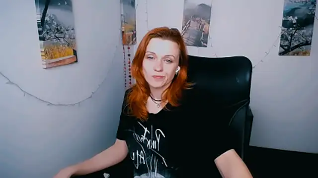 Snapshot of PeppyMia chatting on February 24, 2026, 7:37 pm PeppyMia online show from February 24, 2026, 7:37 pm