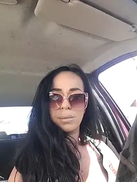 Snapshot of Rosaliemilaxxx chatting on September 28, 2025, 12:12 pm Rosaliemilaxxx online show from September 28, 2025, 12:12 pm