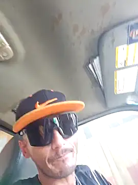 Romance32 online show from October 27, 2025, 8:32 pm