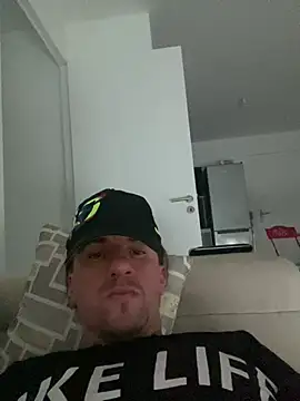 mikacapoupa online show from March 22, 2026, 5:25 pm