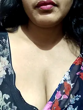 Snapshot of spicysuhana chatting on April 25, 2026, 5:54 am spicysuhana online show from April 25, 2026, 5:54 am