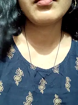Snapshot of spicysuhana chatting on April 19, 2026, 12:33 am spicysuhana online show from April 19, 2026, 12:33 am