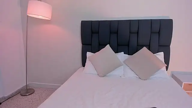 NinnaOwens online show from September 13, 2025, 9:37 pm