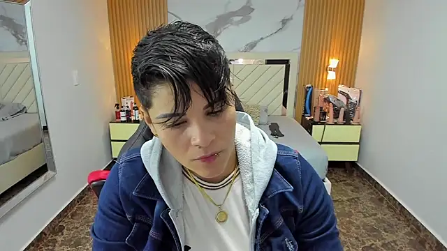 KAROLLJONES1 online show from October 15, 2025, 7:55 pm