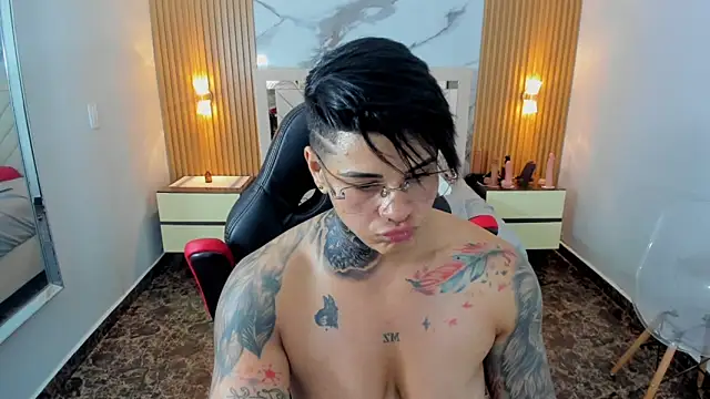KAROLLJONES1 online show from May 30, 2026, 12:28 am