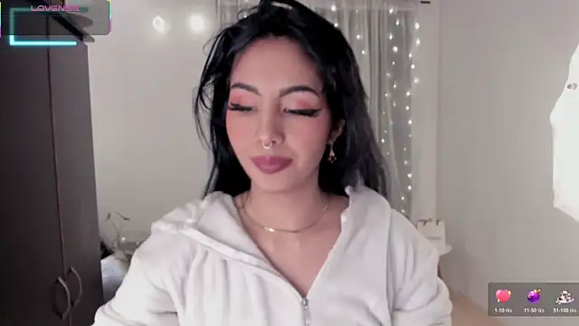 Snapshot of Miss_Charlottet chatting on November 15, 2025, 10:25 pm Miss Charlottet online show from November 15, 2025, 10:25 pm