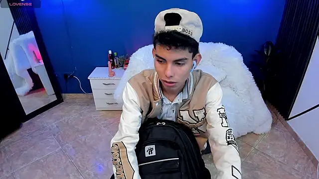 Room 69x online show from December 4, 2025, 3:16 am