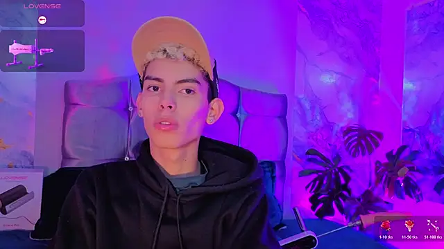 Room 69x online show from March 23, 2026, 12:38 pm