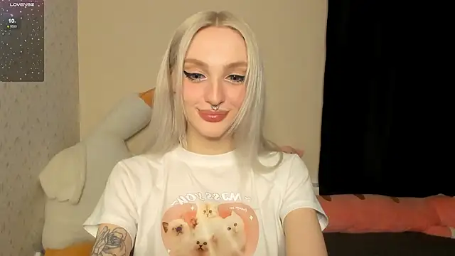 succubantra online show from February 9, 2026, 12:58 pm