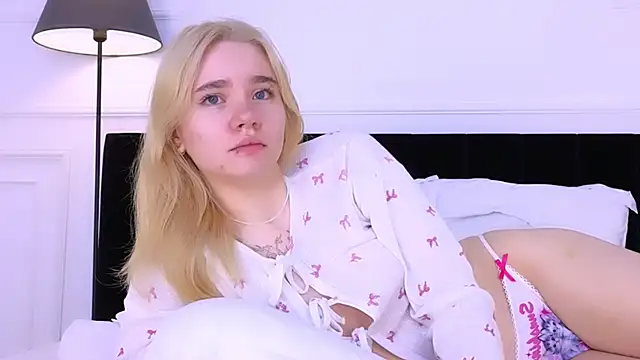 ANNABELLE LU online show from October 22, 2025, 2:22 am