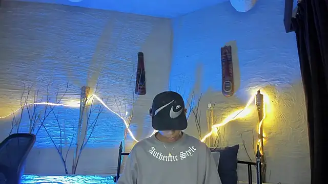 AlanCutee online show from April 5, 2026, 7:53 pm