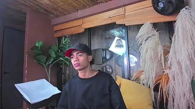 AlanCutee online show from November 24, 2025, 11:54 am