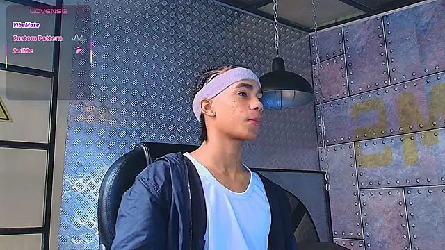 AlanCutee online show from October 2, 2025, 12:08 pm