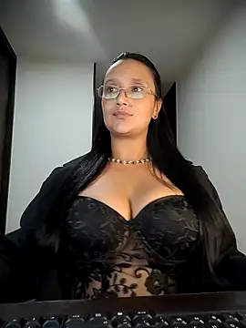Snapshot of Esmeralda333 chatting on July 24, 2026, 2:51 am Esmeralda333 online show from July 24, 2026, 2:51 am