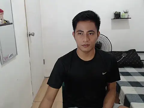 Snapshot of Lloyd_wintours chatting on October 28, 2025, 4:50 pm Lloyd wintours online show from October 28, 2025, 4:50 pm