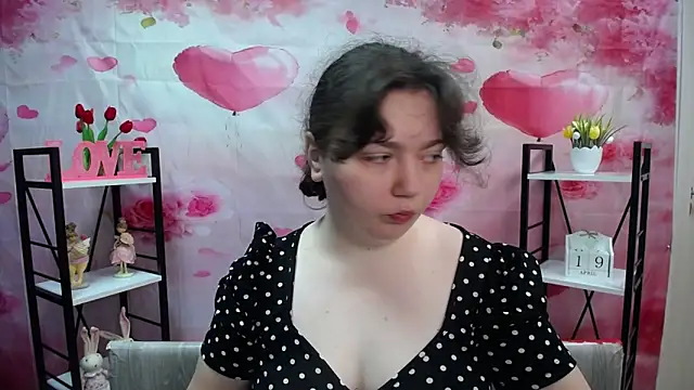 Snapshot of NeonilaLisova chatting on April 19, 2026, 5:08 am NeonilaLisova online show from April 19, 2026, 5:08 am