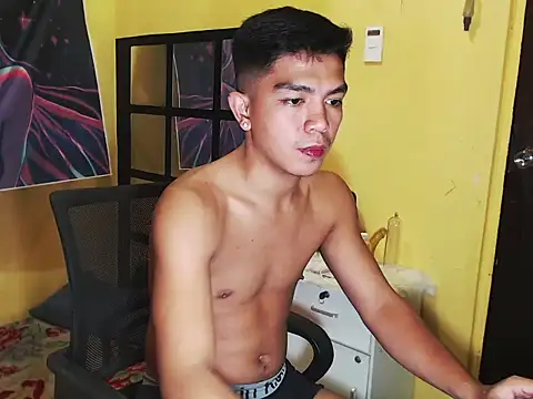 Hunky paul online show from December 15, 2025, 8:25 pm