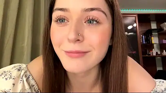 Adel strongwoman online show from December 5, 2025, 5:11 pm