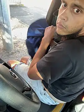 Snapshot of Smallboybigworld chatting on February 16, 2026, 2:16 pm Smallboybigworld online show from February 16, 2026, 2:16 pm