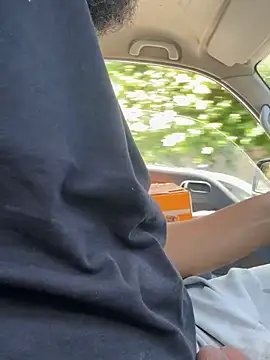 Snapshot of Smallboybigworld chatting on February 12, 2026, 10:15 am Smallboybigworld online show from February 12, 2026, 10:15 am