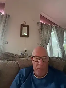 Snapshot of philefc chatting on December 18, 2025, 1:37 pm philefc online show from December 18, 2025, 1:37 pm